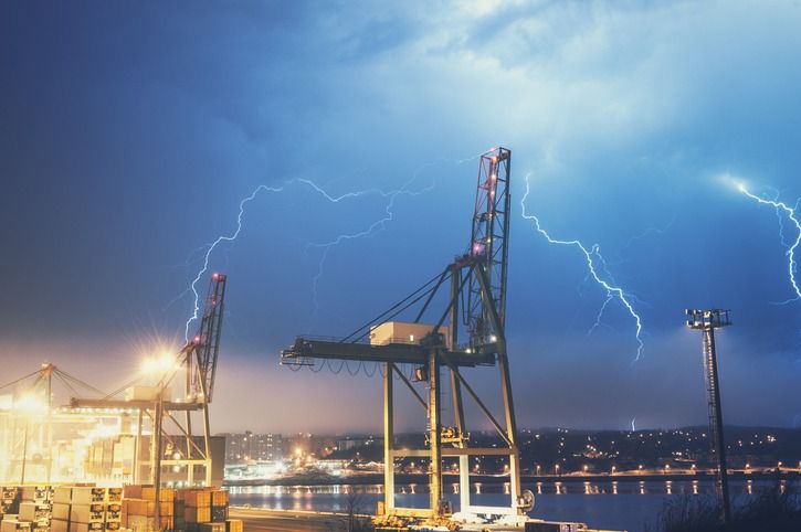 Grande incidência de raios acende alerta no portuário