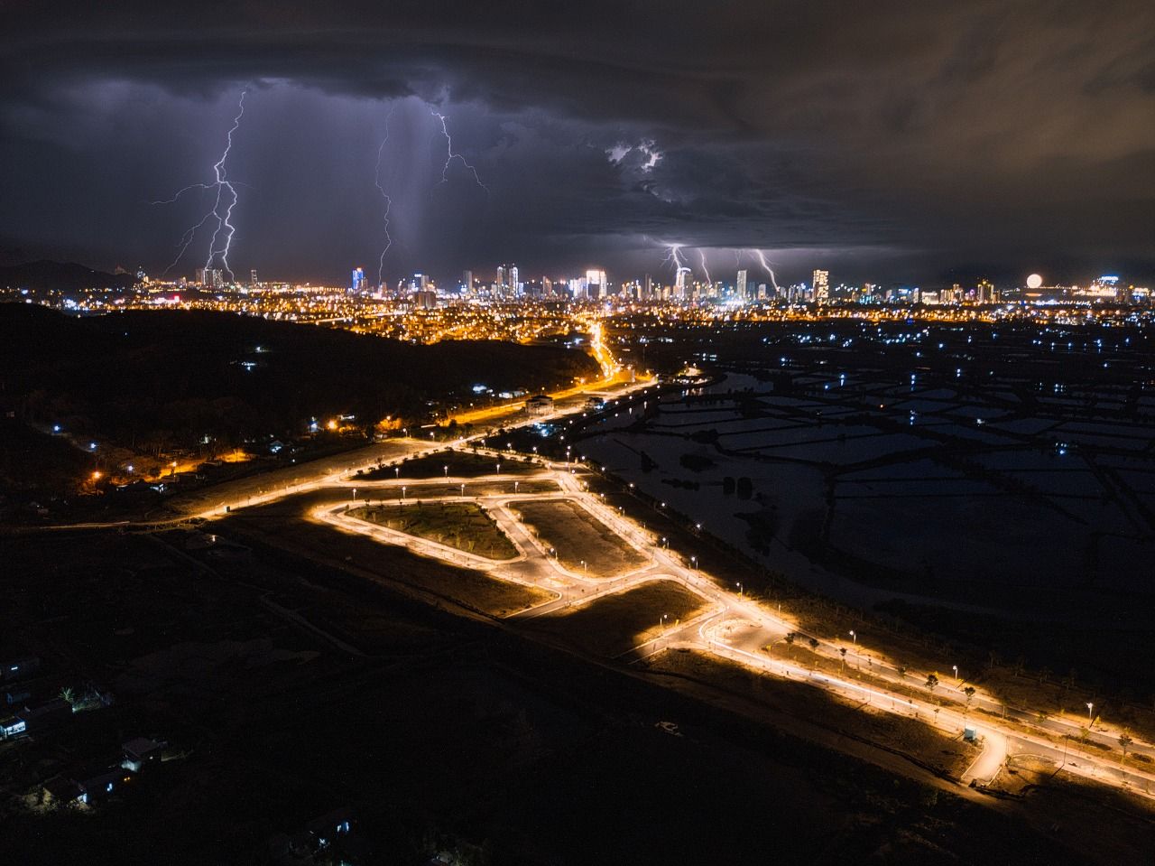 Descargas elétricas nas rodovias