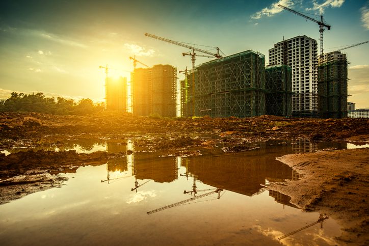 Temperaturas elevadas desafiam adaptação do setor de Construção